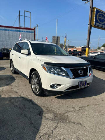 2013 Nissan Pathfinder for sale at AutoBank in Chicago IL