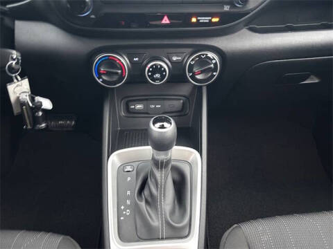 2022 Hyundai Venue SE