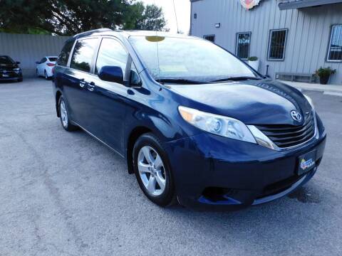 2011 Toyota Sienna for sale at Midtown Motor Company in San Antonio TX
