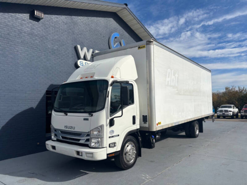 2017 Isuzu NRR 24FT Box Van