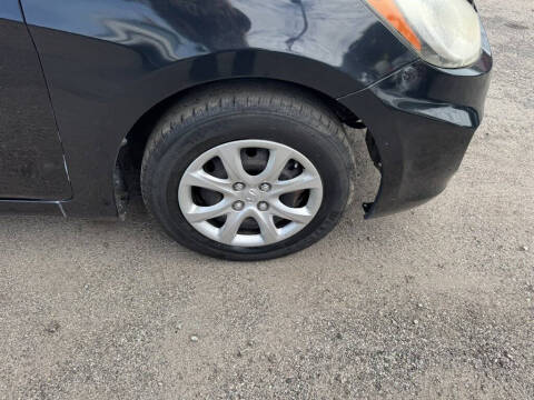 2012 Hyundai Accent GLS