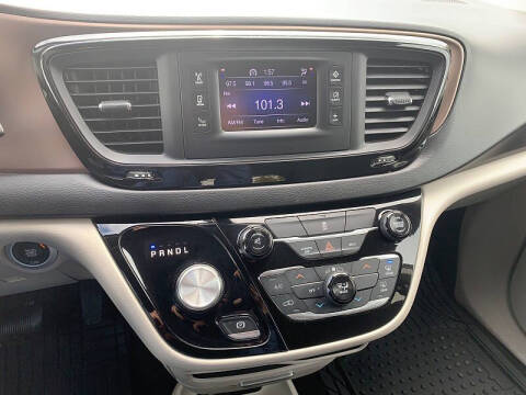 2017 Chrysler Pacifica LX