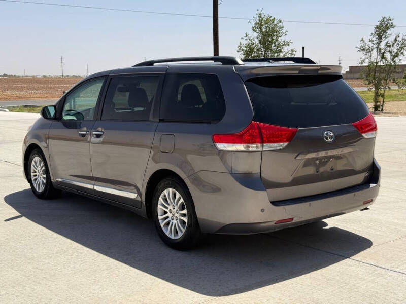 2012 Toyota Sienna