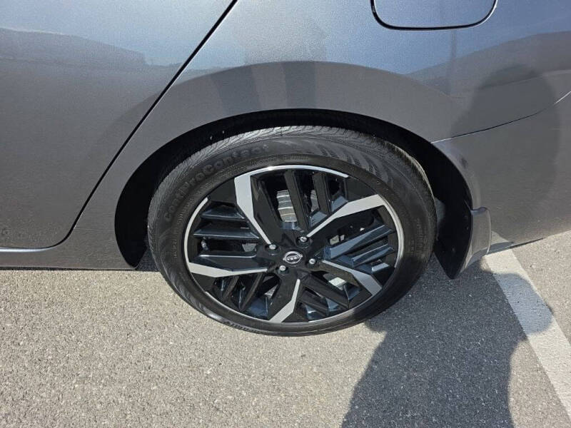 2024 Nissan Versa SR