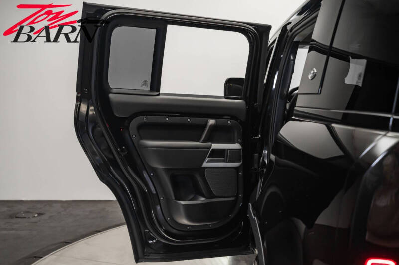 2024 Land Rover Defender 110 V8 P500 SE