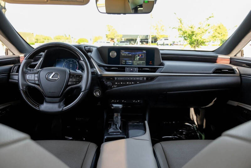 2019 Lexus ES 350