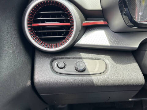 2025 Chevrolet Trax RS