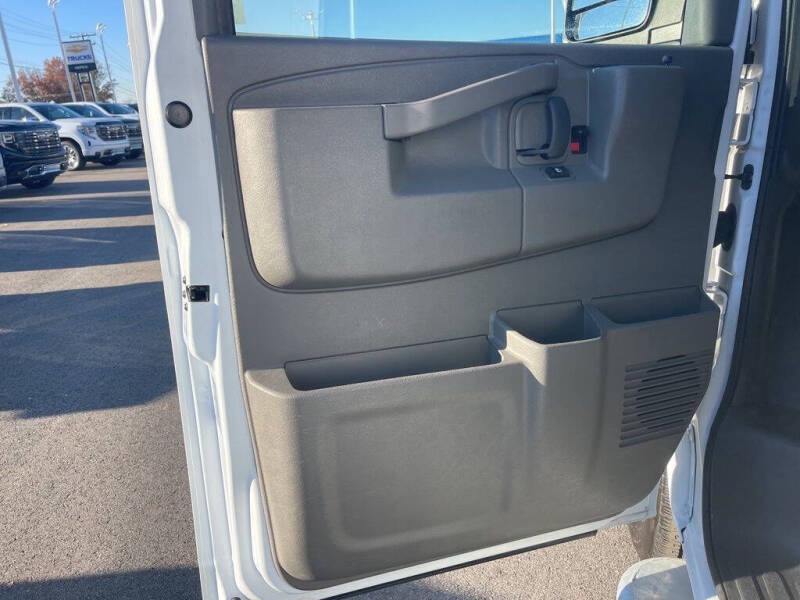 2023 GMC Savana 2500