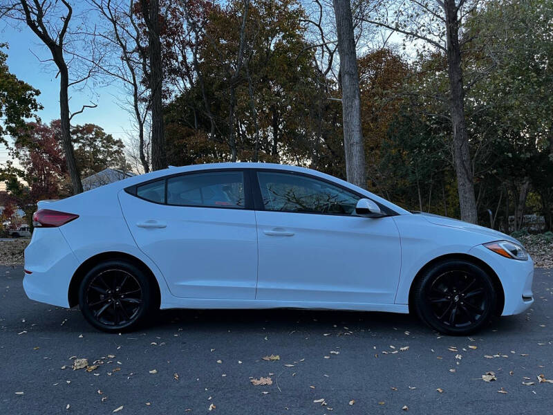 2017 Hyundai Elantra SE photo 4