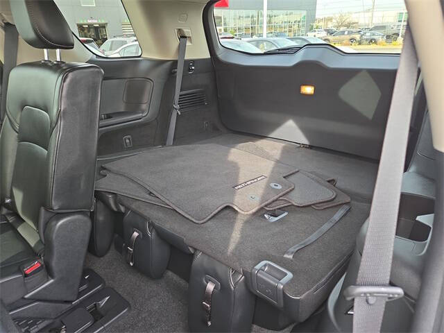 2023 Nissan Pathfinder SL