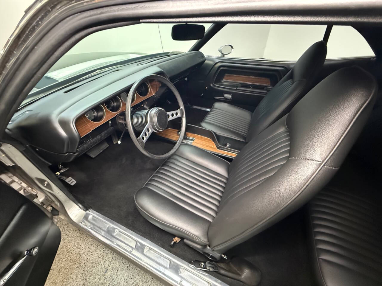 1973 Dodge Challenger 14