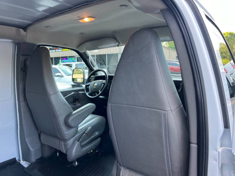 2022 Chevrolet Express 2500