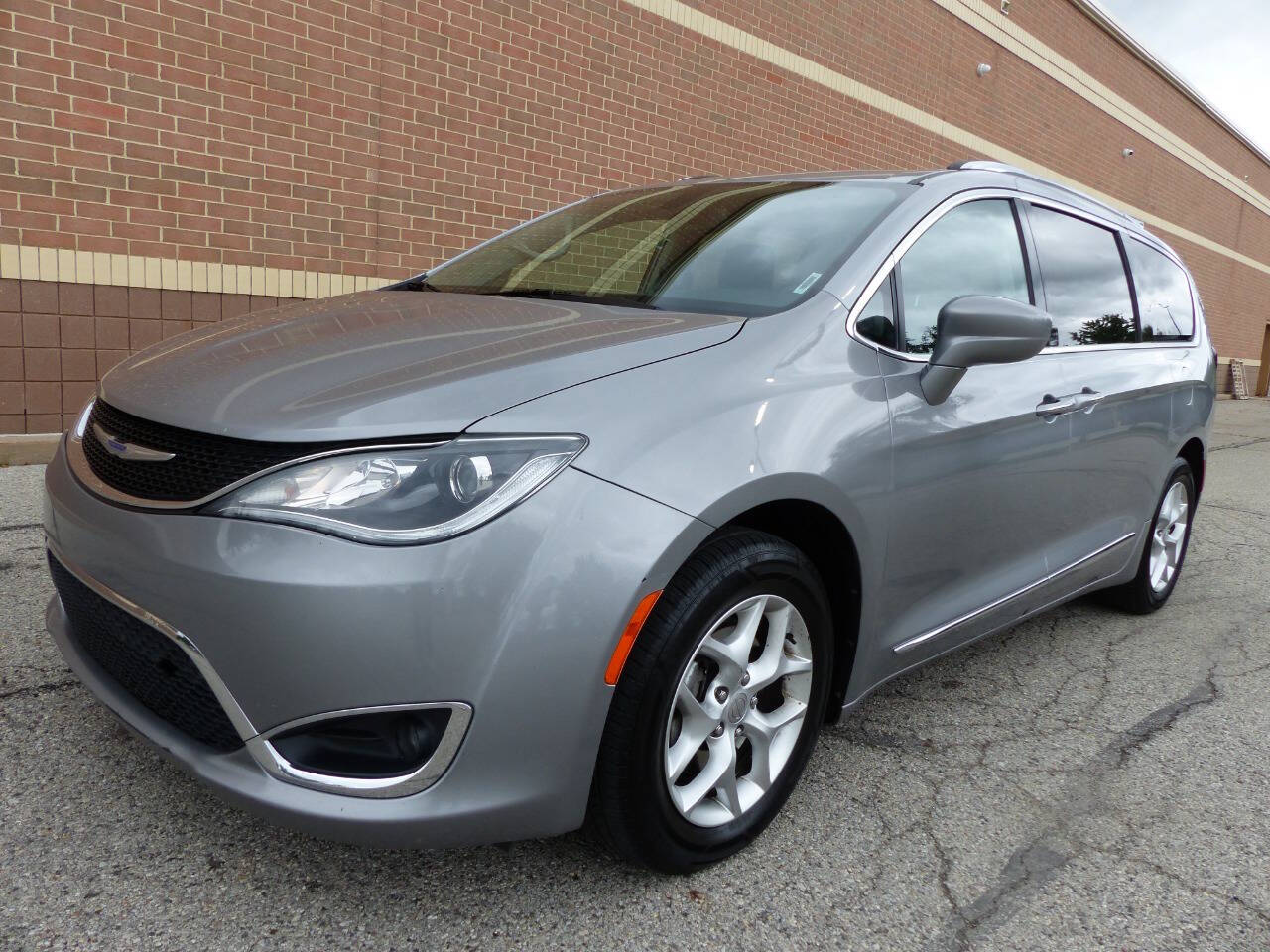 Silver 2020 Chrysler Pacifica Touring L Touring L 4dr Mini-Van 1