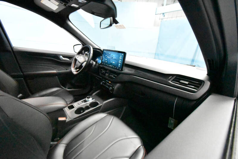 2026 Ford Escape ST-Line Elite