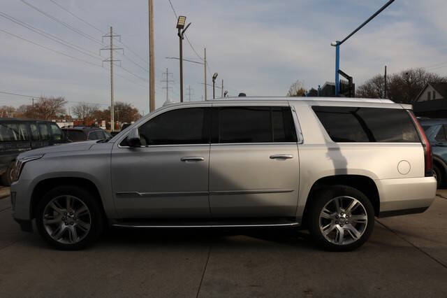 2016 Cadillac Escalade ESV Luxury Collection