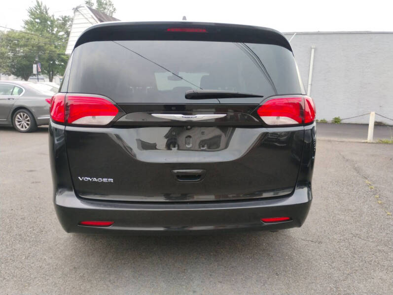 2021 Chrysler Voyager LXi