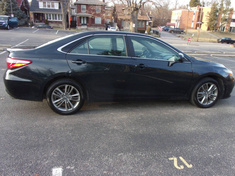 Image 3 of 2016 Toyota Camry SE