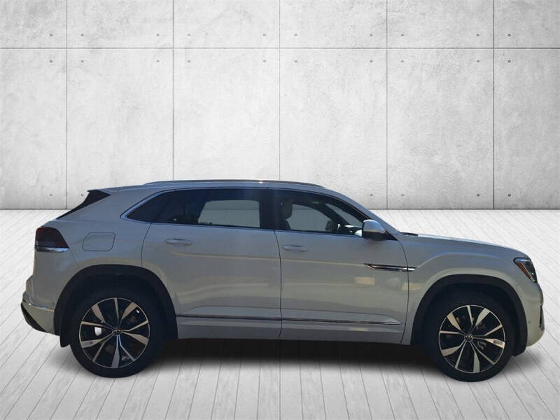 2026 Volkswagen Atlas Cross Sport SEL Premium R-Line 4Motion