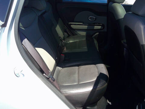 2015 Kia Soul +