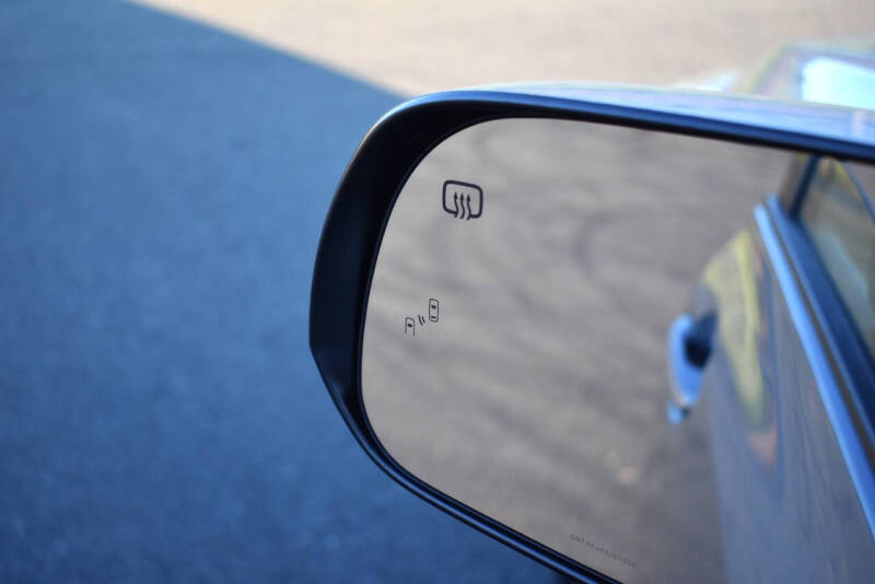 2016 Toyota Sienna XLE Premium 8-Passenger