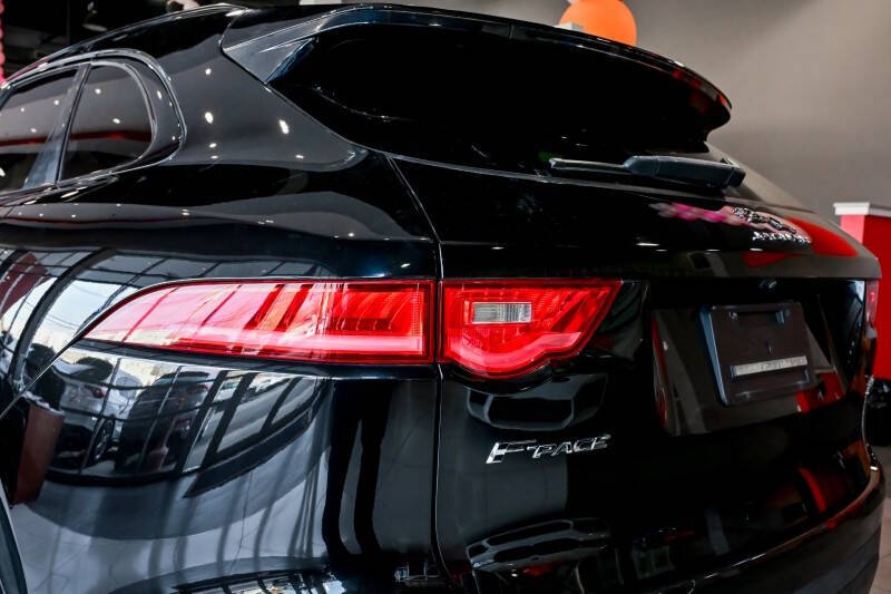 2019 Jaguar F-PACE 25t R-Sport