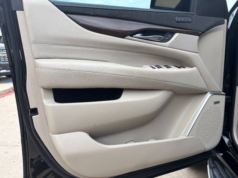 2019 Cadillac Escalade Luxury