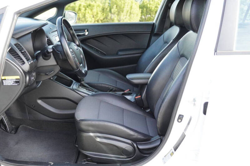 2015 Kia Forte5 SX