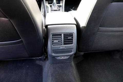 2019 Volkswagen Passat SE R-Line