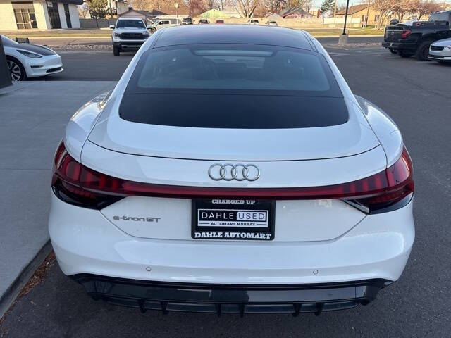 2022 Audi e-tron GT quattro Premium Plus