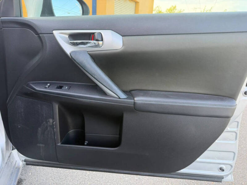 2013 Lexus CT 200h