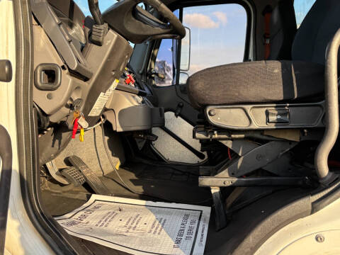 2015 Freightliner M2 106