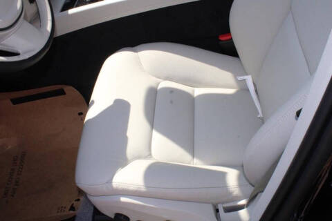 2025 Volvo XC60 T8 Plus Dark Theme