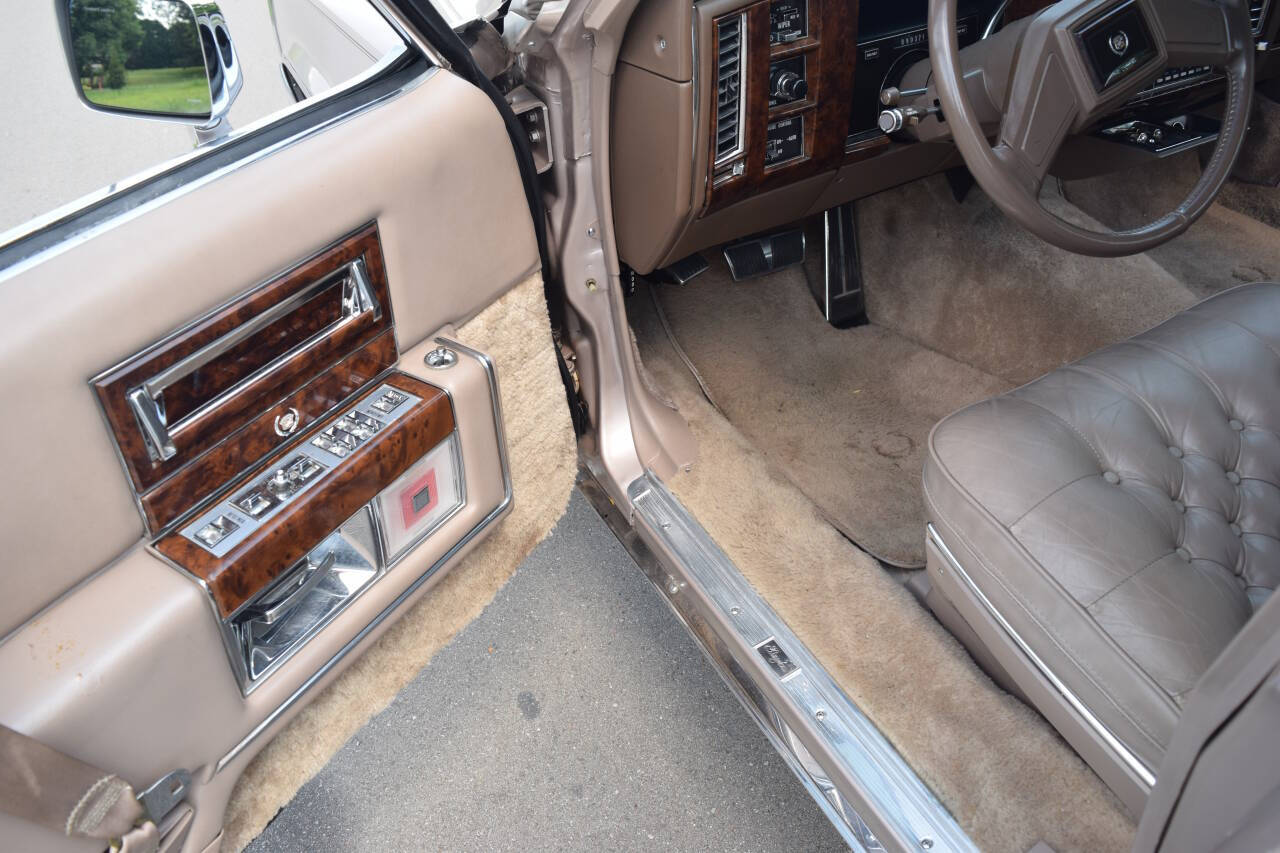 1991 Cadillac Brougham 225