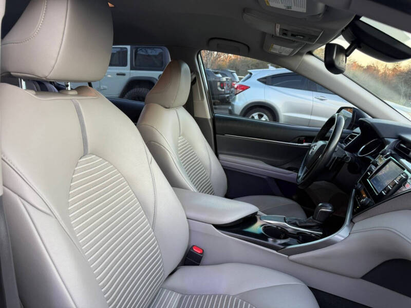 2019 Toyota Camry SE