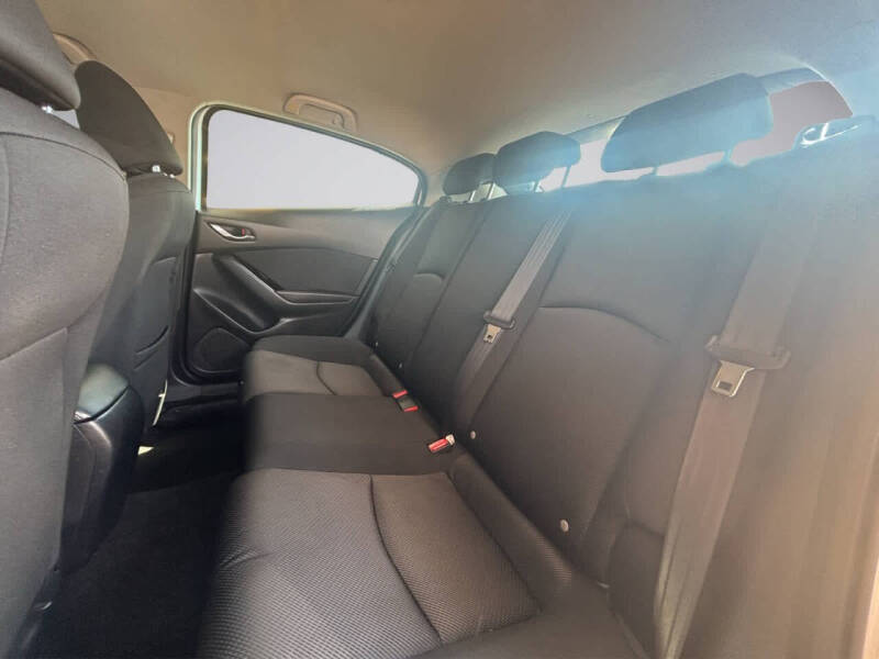 2018 Mazda MAZDA3 Sport