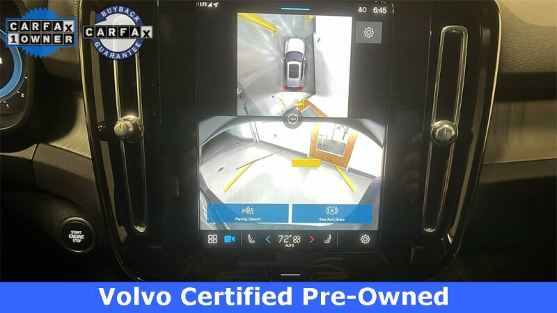 2025 Volvo XC40 B5 Plus Bright Theme