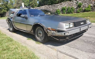 1985 DeLorean Time Machine