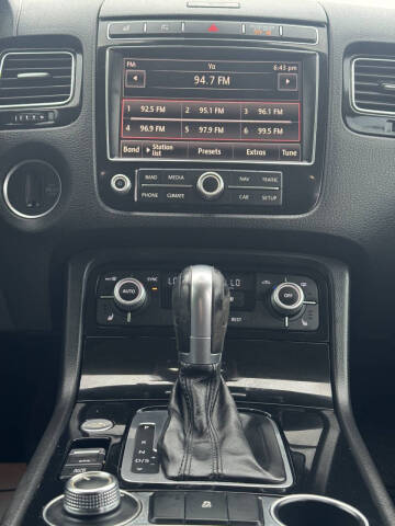 2017 Volkswagen Touareg V6 Sport