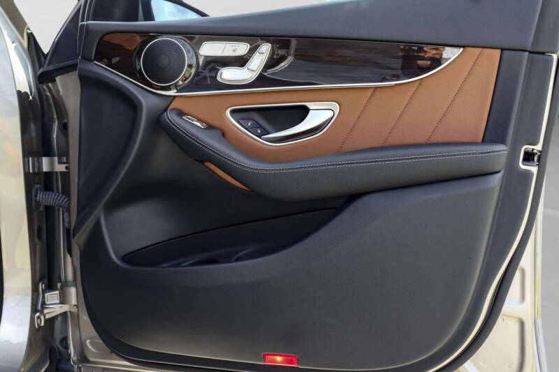 2021 Mercedes-Benz GLC GLC 300