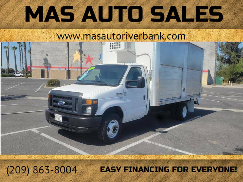 2014 Ford E-Series Cutaway Base's photo