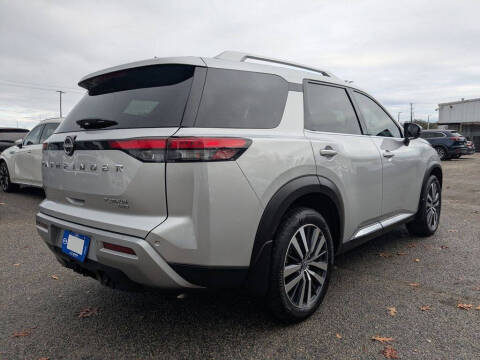 2022 Nissan Pathfinder Platinum