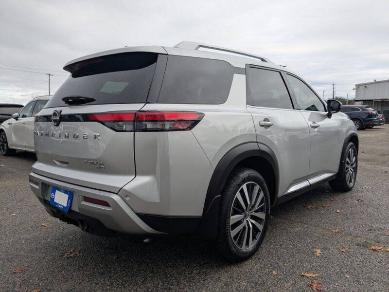 2022 Nissan Pathfinder Platinum