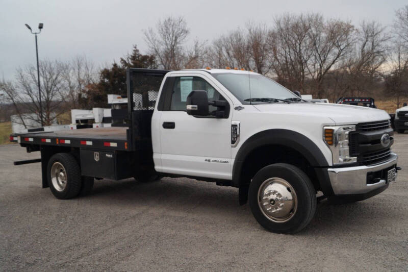 2019 Ford F-550 Super Duty Chassis Cab's photo