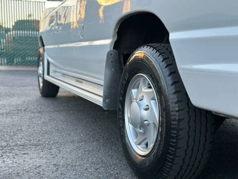 2012 Ford E-Series E-350 SD