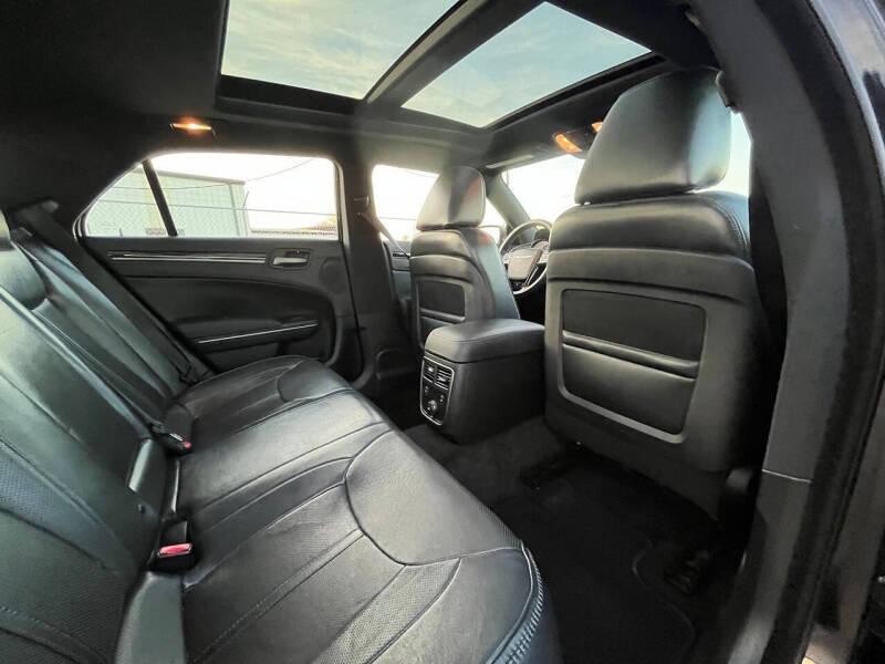 2014 Chrysler 300 C John Varvatos Limited Edition