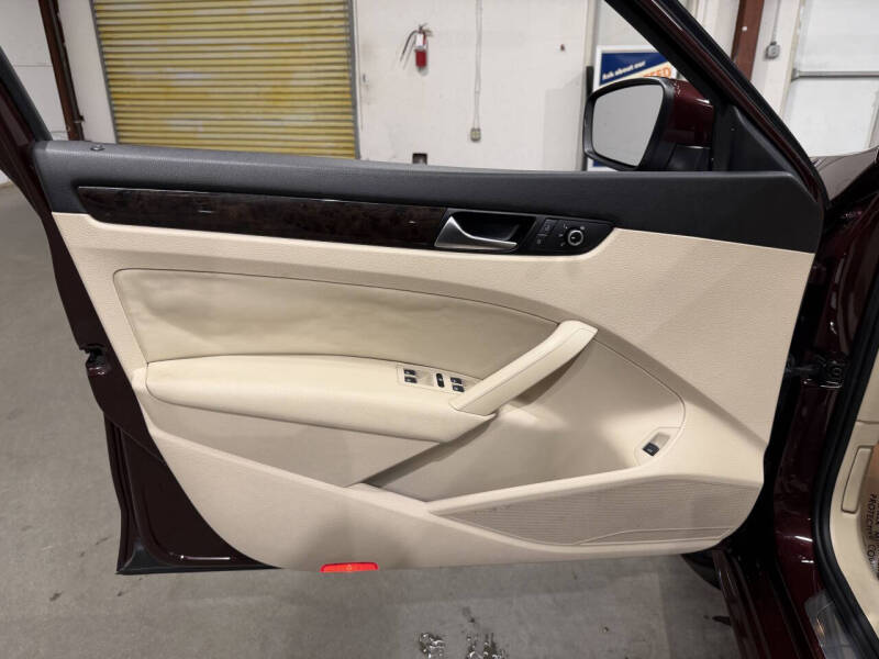 2014 Volkswagen Passat 2.0L TDI SEL Premium