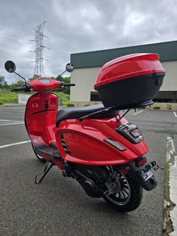2025 Ice Bear Classic 150cc Scooter