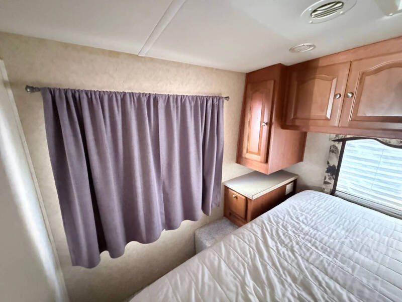 2006 Ford E-Series E-450 SD