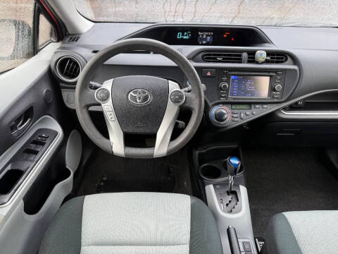 2014 Toyota Prius c Four