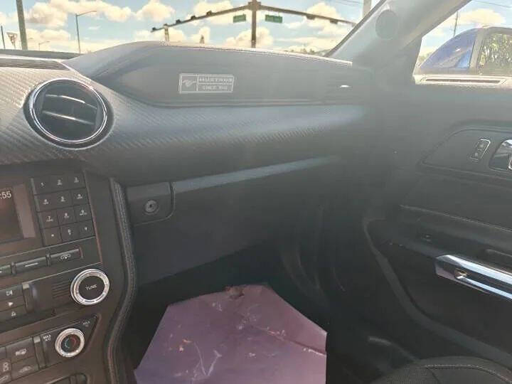 2016 Ford Mustang V6